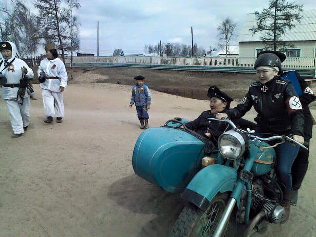 "Театрализованный" День Победы в Якутии. "Сталин" и местные "фашисты". ФОТОрепортаж