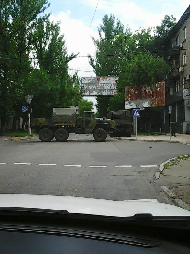 В Донецке "Урал" боевиков "ДНР" протаранил автомобиль – есть жертвы