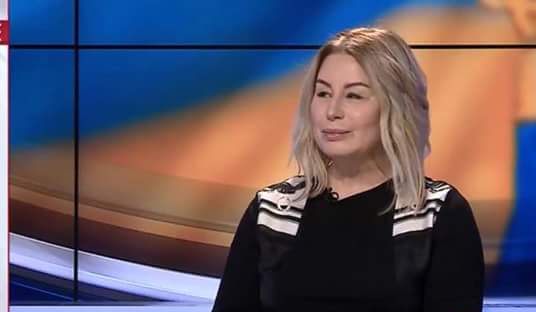 Анна Герман заявила, что не делала "пластики", а просто "отекла" после 10-часового перелета из США