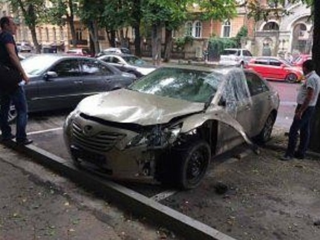 В Одессе взорвали авто бывшего депутата