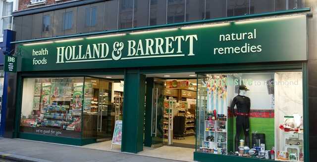 Сотрудники магазинов Holland & Barrett Михаила Фридмана попросили о закрытии: работать небезопасно