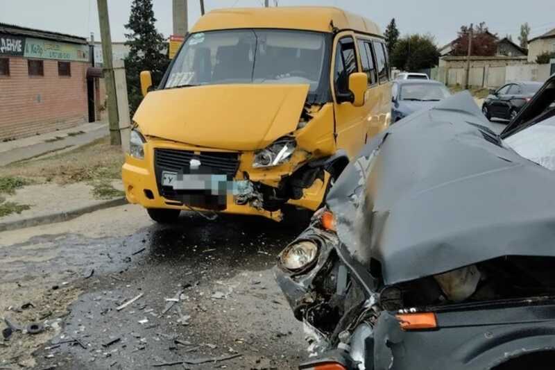 Машины в хлам, люди в больнице: две жутких аварии на трассах под Волгоградом