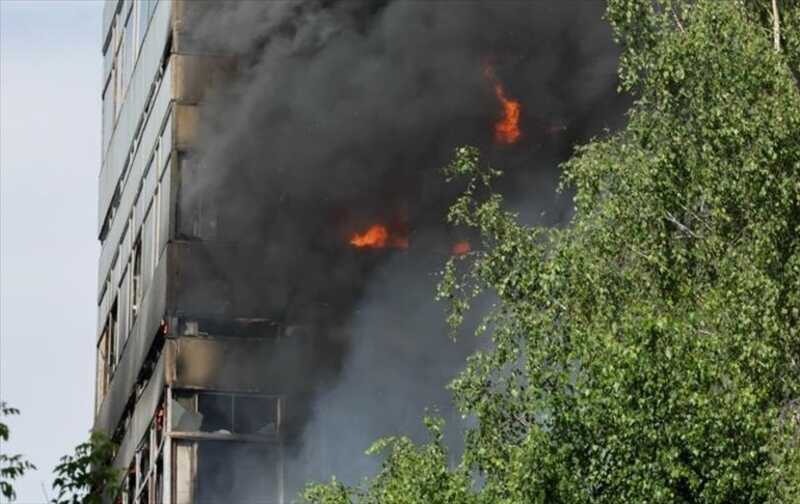 Во Фрязино вновь вспыхнул пожар: горят верхние этажи