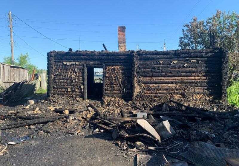 В Новосибирской области в пожаре погибли два ребенка