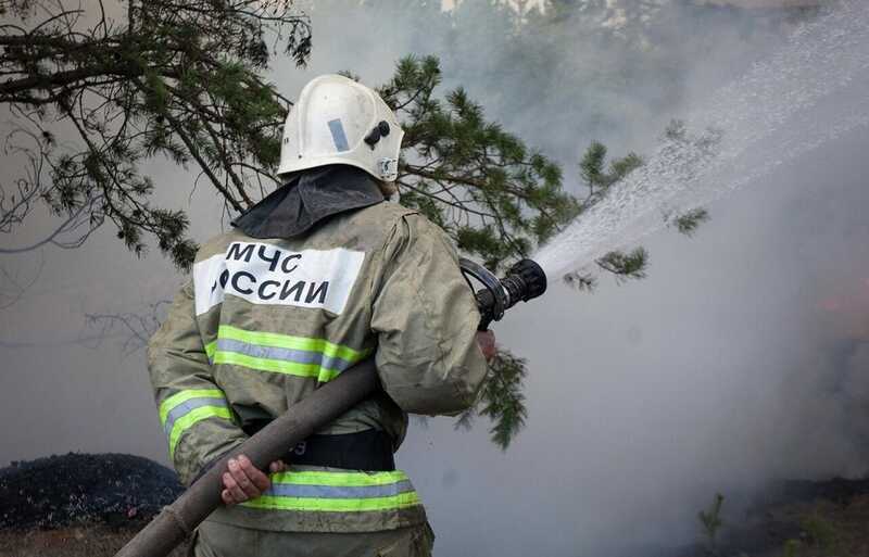 В Санкт-Петербурге два человека пострадали при пожаре на складе