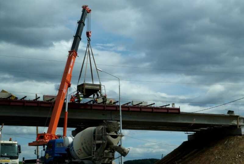 Как «серые схемы» Курганстальмоста охватывают Петербург и Германию