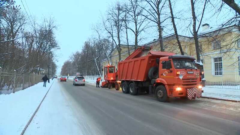 Компания с «снежным» прошлым и убытками занялась уборкой в Колпино и Пушкине