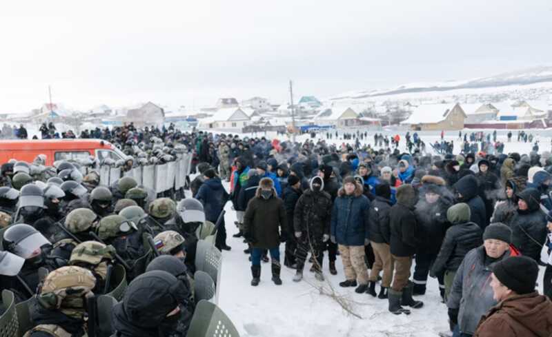 Шести участников протестных акций в Баймаке направили в исправительное учреждение