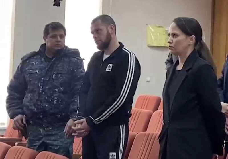 В Сочи мужчину осудили за преднамеренный наезд на соседей после того, как ему сделали замечание