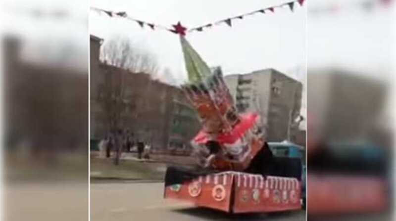 В Хабаровске обрушился макет Кремля
