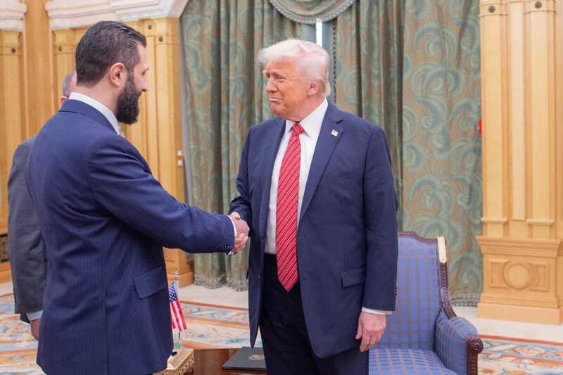 Дональд Трамп согласовал частичное снятие санкций с президента и банков Сирии
