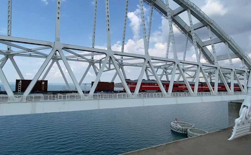 После подрыва Крымский мост несколько раз закрывали для движения