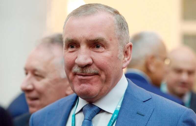 Генерал ФСБ Виктор Воронин пытается вернуть контроль над ГК «Благо» после смерти Аркадия Фосмана