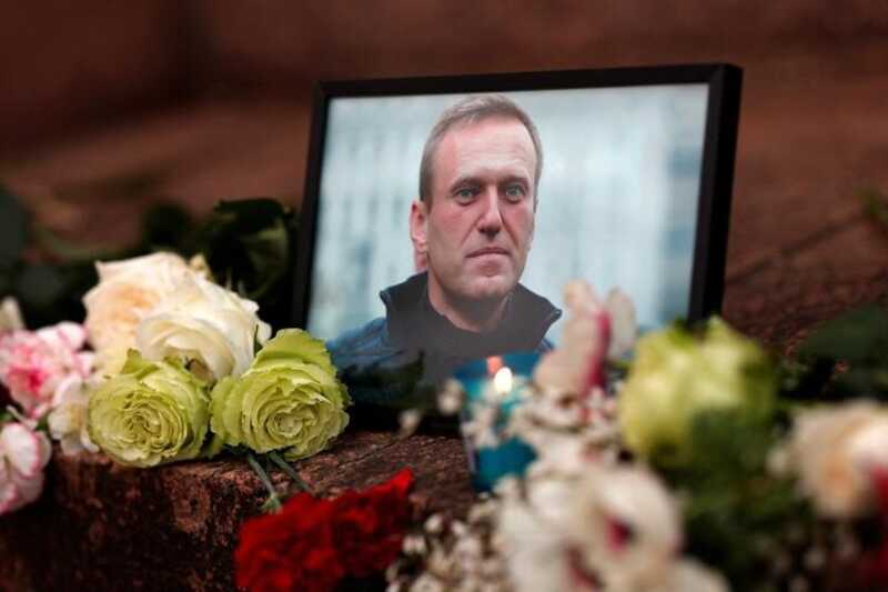 Полиция арестовала участников акции памяти Навального в Новосибирске