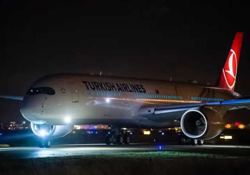 Авиакомпания Turkish Airlines без объяснения причины задерживает вылет из Антальи более, чем на три часа