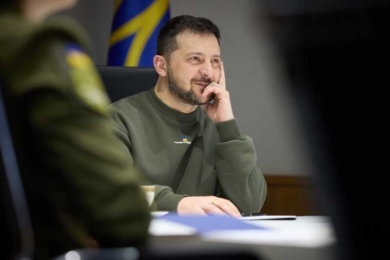 Зеленский заявил, что обсуждать территориальные вопросы будет только с Путиным