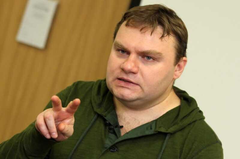 МВД разыскивает Александра Плющева: журналиста подозревают в нарушении закона об иноагентах