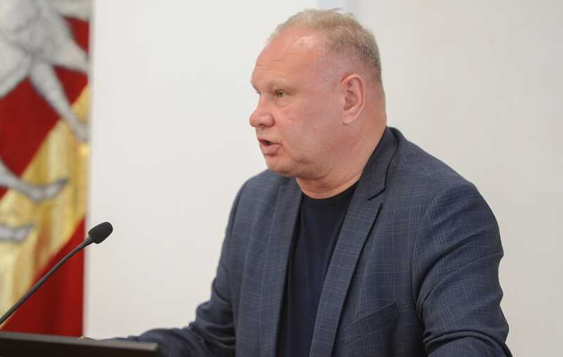 Давление на губернатора Алексея Текслера усиливается после признаний замминистра Станислава Харченко