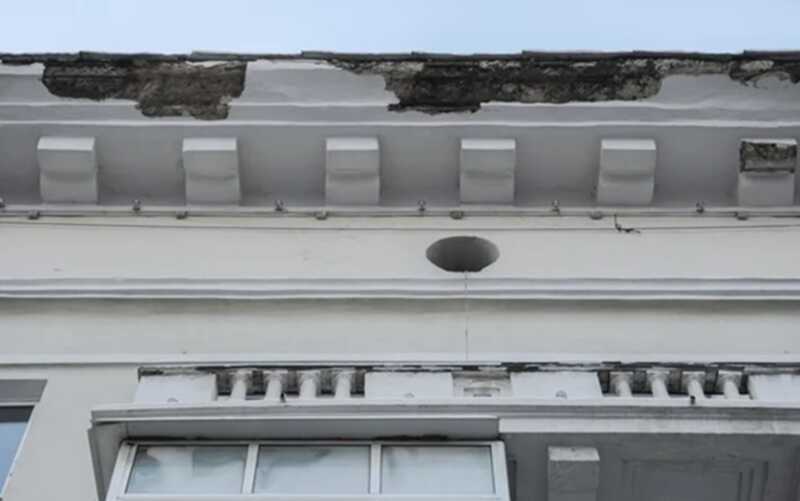 В центре Москвы обрушилась фасадная часть здания