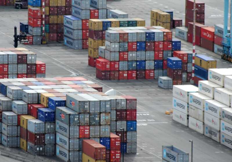 Украина уменьшает объемы экспорта, одновременно увеличивая объемы импорта товаров