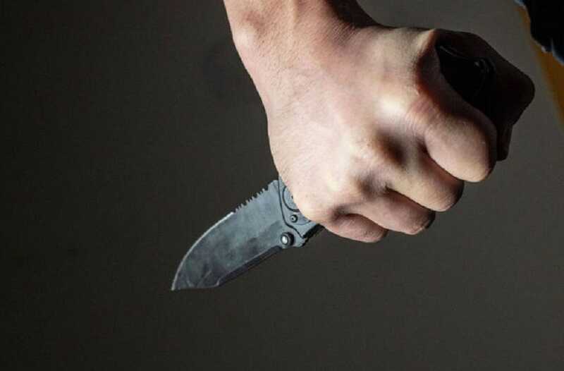 В Китае девушке нанесли десятки ножевых ранений: силиконовая грудь помогла избежать смерти