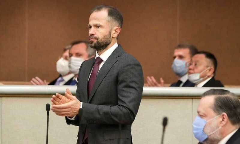 Депутат-миллионер Роман Лябихов пытается осложнить жизнь губернатору Александру Цыбульскому