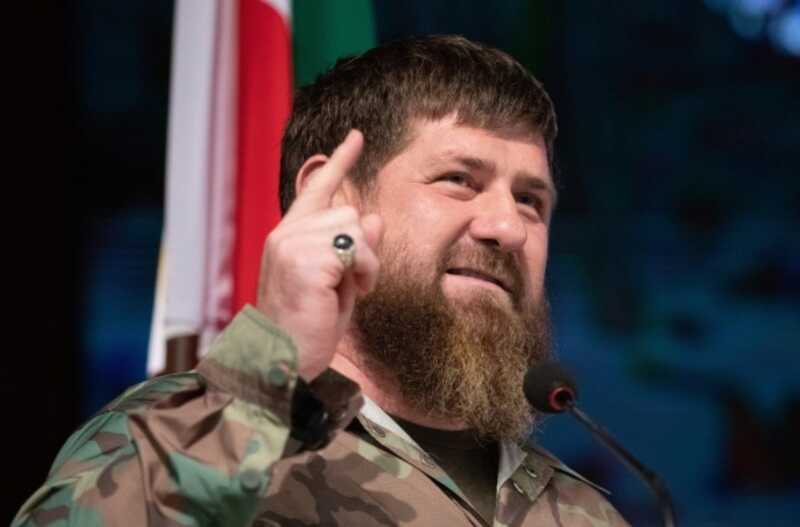 Рамзан Кадыров готовится передать власть сыну до его совершеннолетия