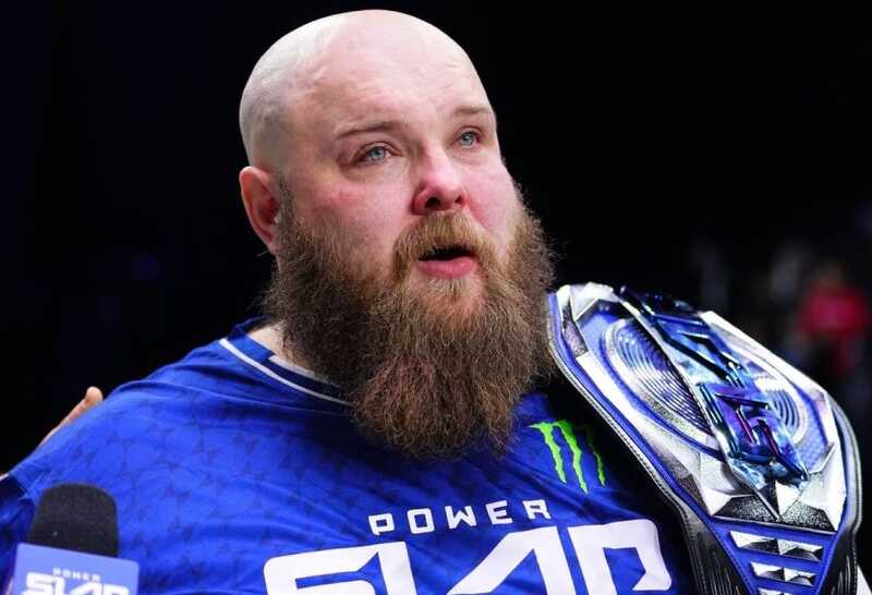 Василий Пельмень Камоцкий лишился титула чемпиона лиги главы UFC по пощечинам.