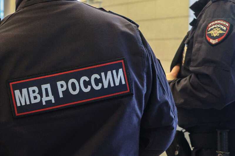 Сотрудников полиции Всеволожска подозревают в покровительстве магазинам, принадлежащим азербайджанцам