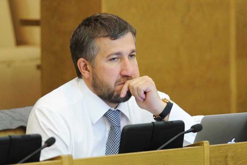 «Мясной король» оказался в центре внимания: депутата Аникеева и его пособников обвиняют в выведении миллиардов в ОАЭ