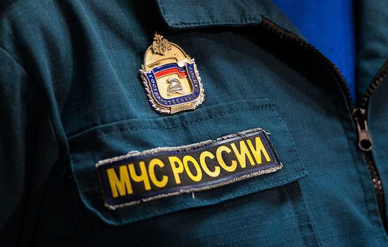 В Астрахани рухнул подъезд многоэтажки: МЧС ищет выживших