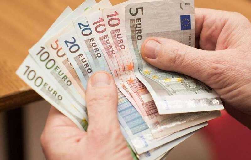 Чиновник из Баварии рассказал, как украл миллион евро ради жены