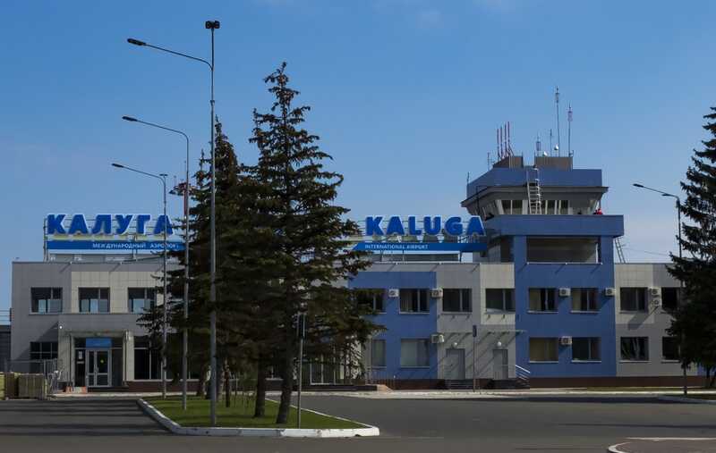 Аэропорт Калуги приостановил работу после атак дронов