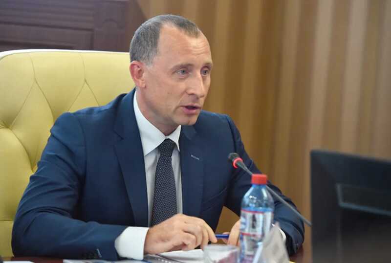 Вице-губернатор Курской области Владимир Базаров был арестован по обвинению в присвоении средств