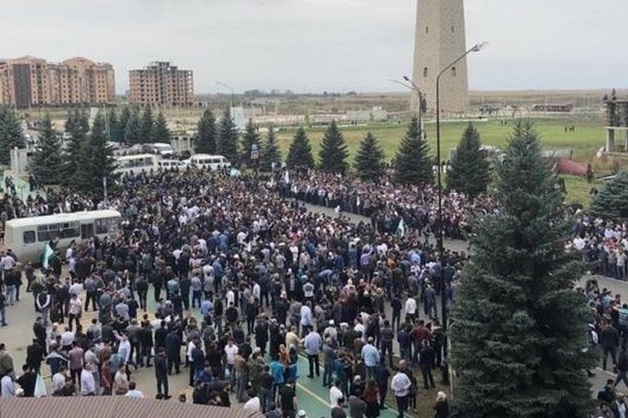 В Магасе протестующие разбили палаточный городок. Они требуют провести референдум по вопросу передачи земель Чечне