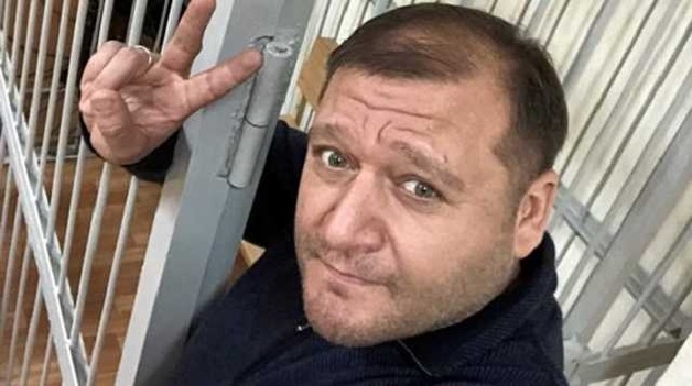 «Чучело дырявое!»: Добкин в эфире набросился на «порохобота» Олешко