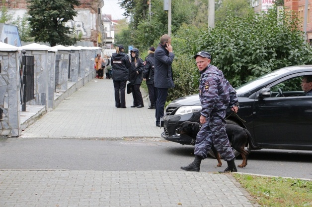 B Москве из школ эвакуировали около пяти тысяч человек из-за сообщений о минировании