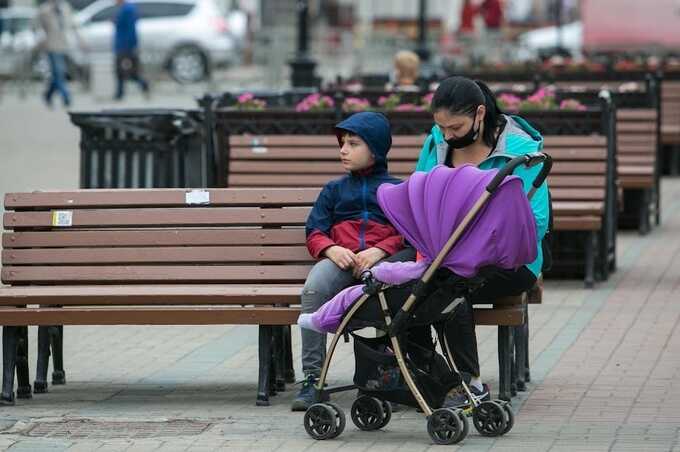 Отцов детей, родившихся от суррогатных матерей, хотят наделить правом на маткапитал